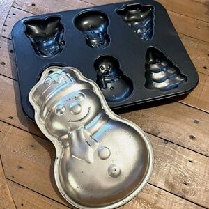 Vintage Snowman Cake Pan and Holiday Muffin Pan Bundle